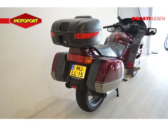 honda - st-1100-pan-european