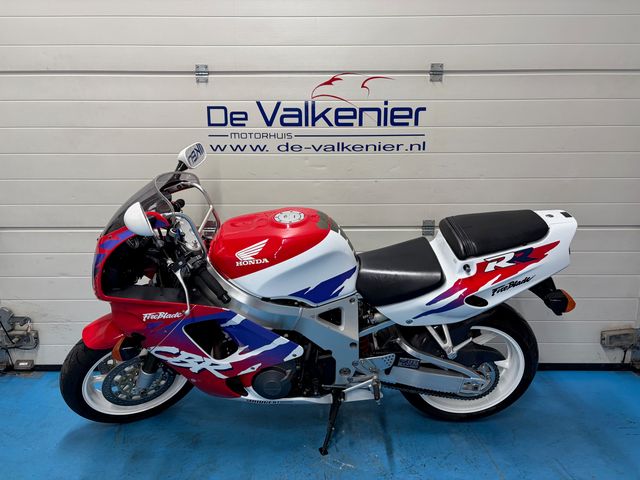 honda - cbr-900-rr-fireblade