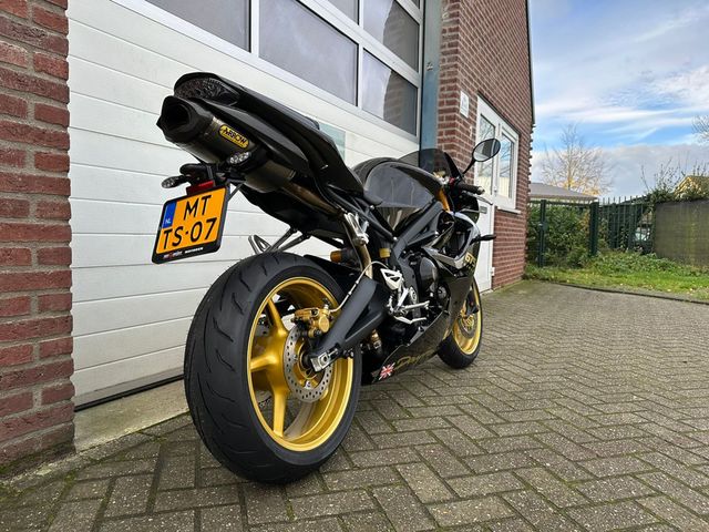 triumph - daytona-675-se