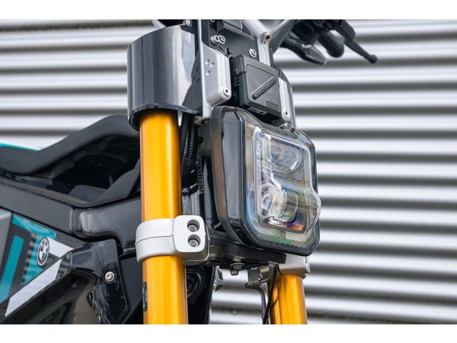 bmw - ce-02