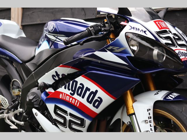yamaha - yzf-r1