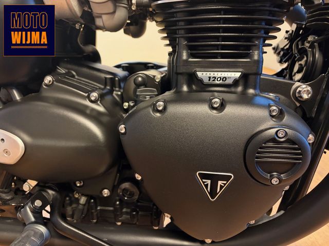 triumph - bonneville-t-120-black