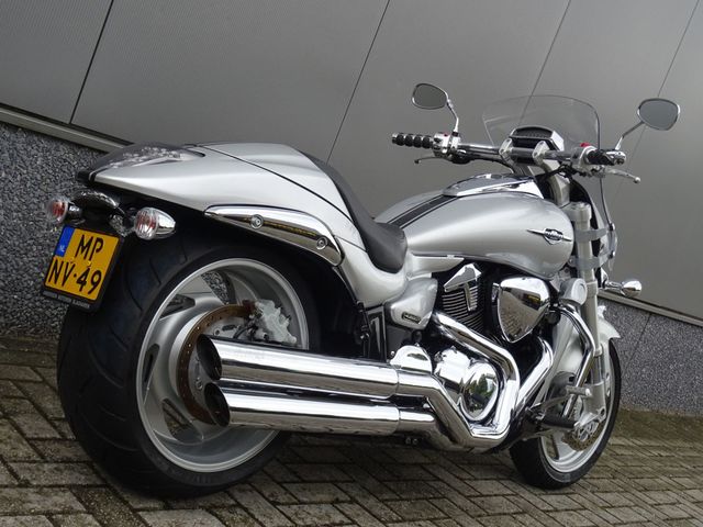 suzuki - m-1800-r-intruder
