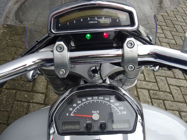 suzuki - m-1800-r-intruder