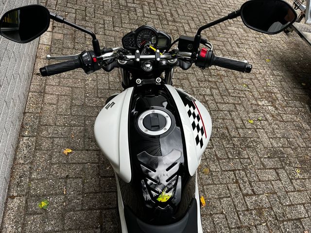 suzuki - gladius