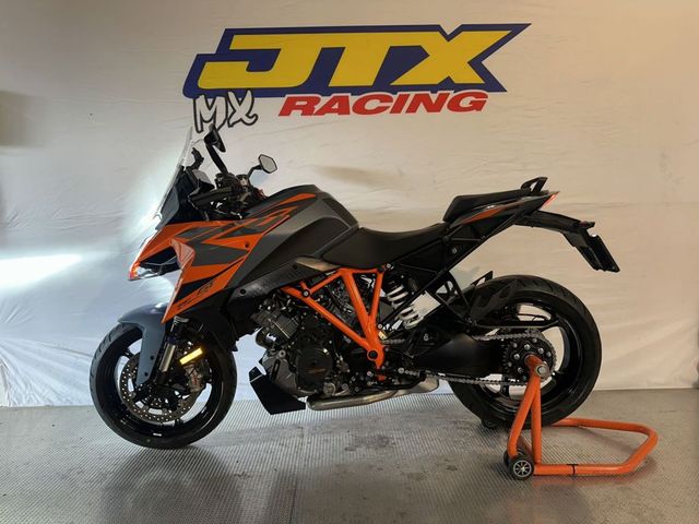 ktm - 1290-super-duke-gt