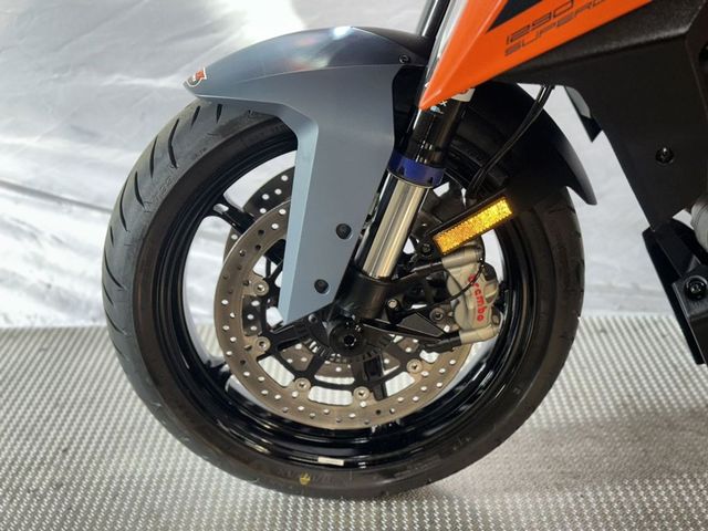 ktm - 1290-super-duke-gt
