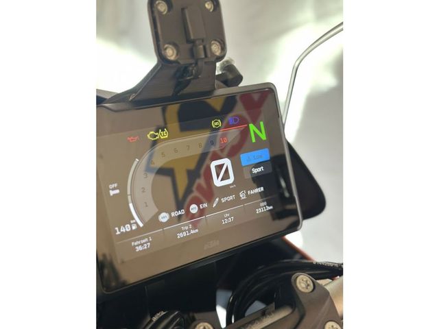 ktm - 1290-super-duke-gt