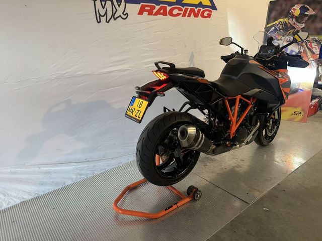 ktm - 1290-super-duke-gt