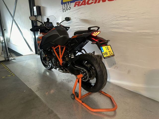 ktm - 1290-super-duke-gt
