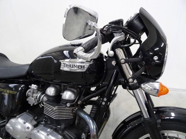 triumph - thruxton-900