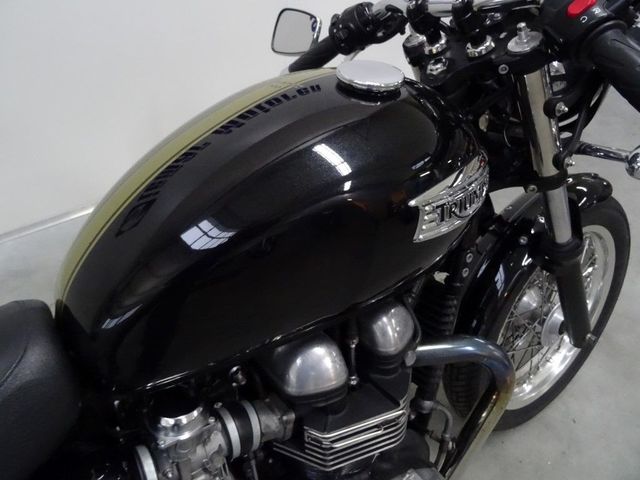 triumph - thruxton-900