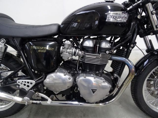 triumph - thruxton-900