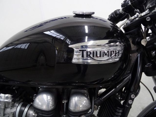 triumph - thruxton-900
