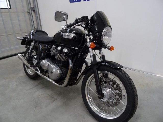 triumph - thruxton-900