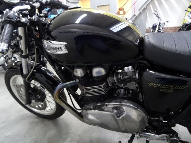 triumph - thruxton-900