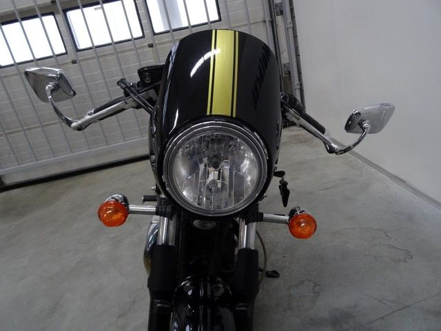 triumph - thruxton-900