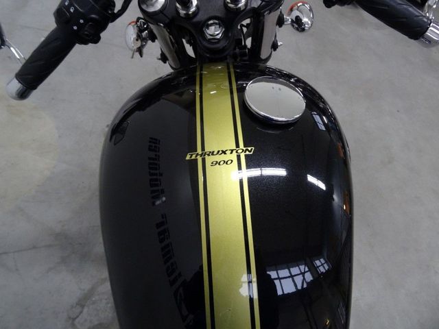 triumph - thruxton-900