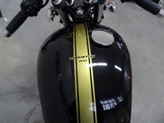 triumph - thruxton-900