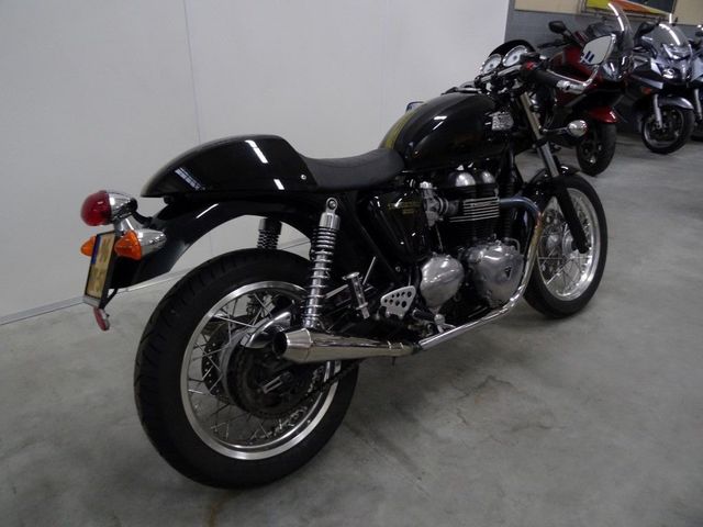 triumph - thruxton-900