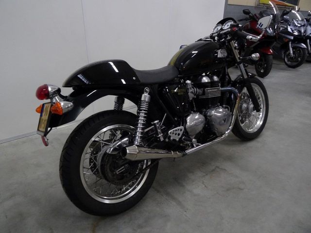 triumph - thruxton-900
