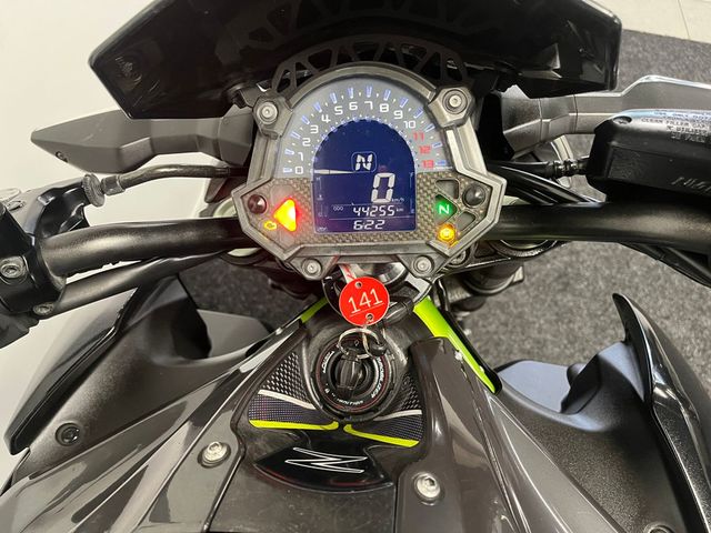 kawasaki - z900