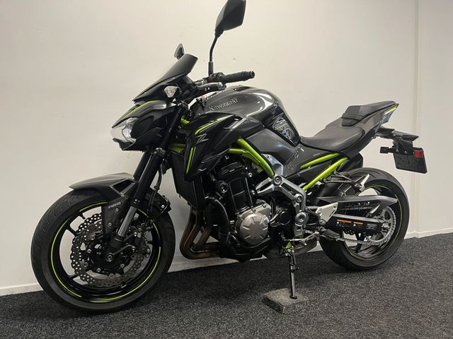 kawasaki - z900