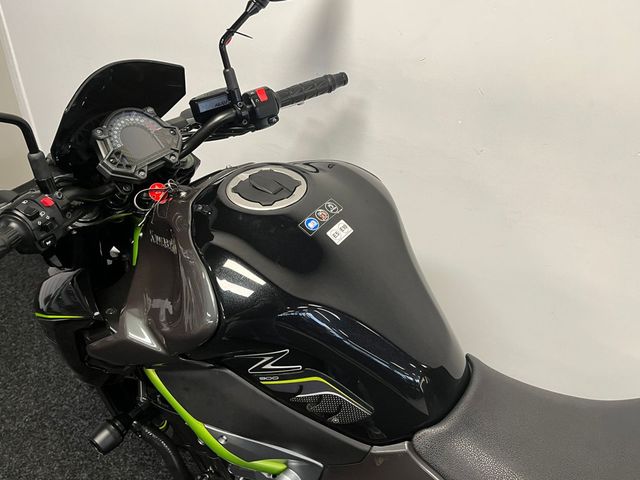 kawasaki - z900