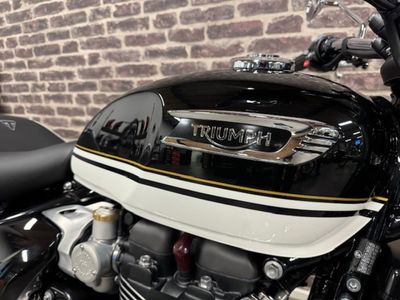 TRIUMPH SPEEDMASTER – foto 3