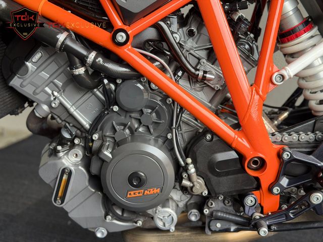 ktm - 1290-super-duke-r