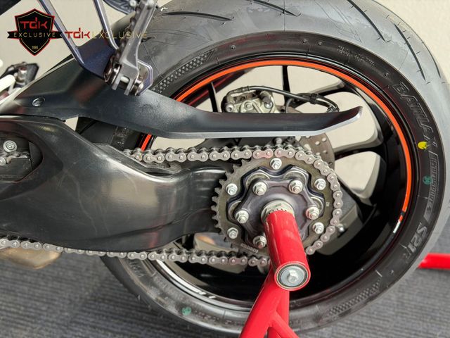 ktm - 1290-super-duke-r