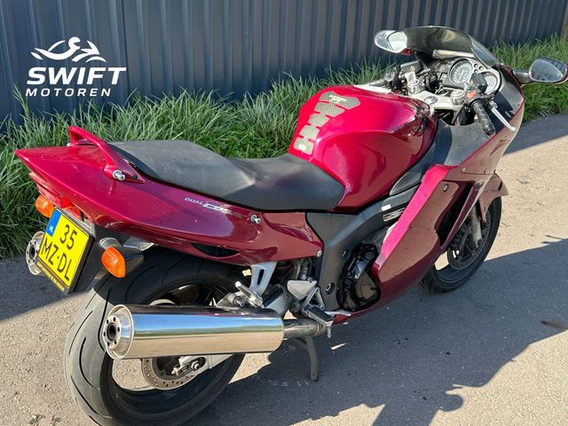 honda - cbr-1100--xx-super-blackbird