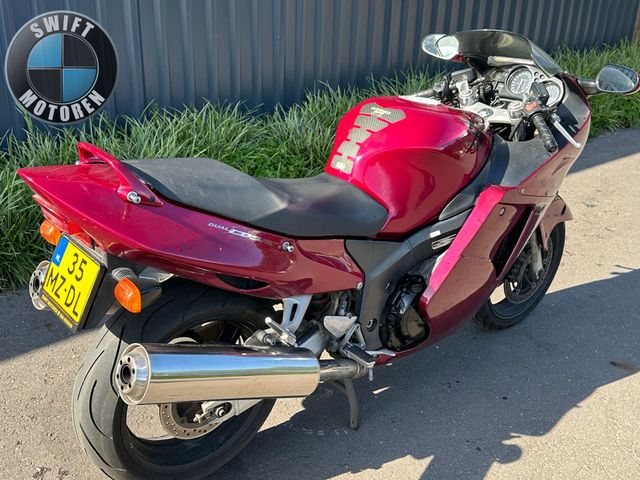 honda - cbr-1100--xx-super-blackbird