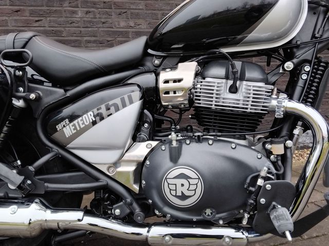 royal-enfield - super-meteor-650
