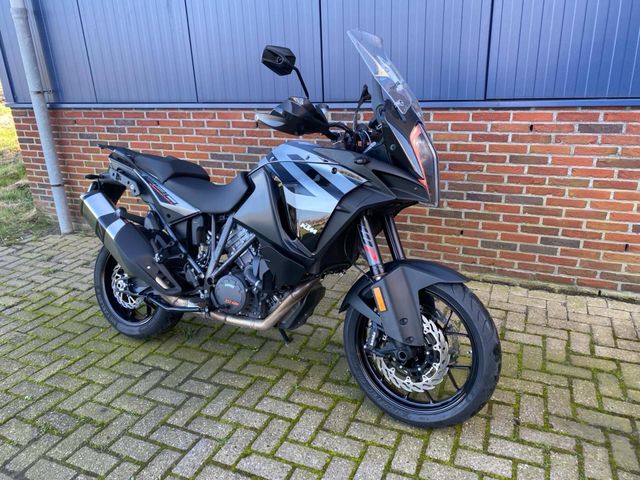 ktm - 1290-super-adventure-s