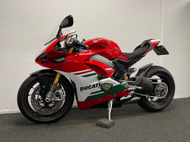ducati - panigale-v4-s