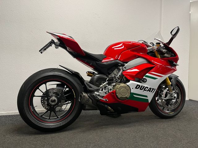ducati - panigale-v4-s