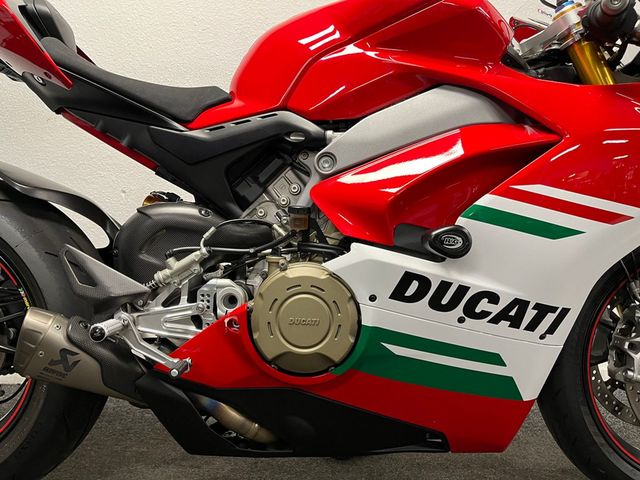 ducati - panigale-v4-s