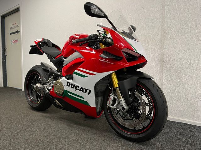 ducati - panigale-v4-s