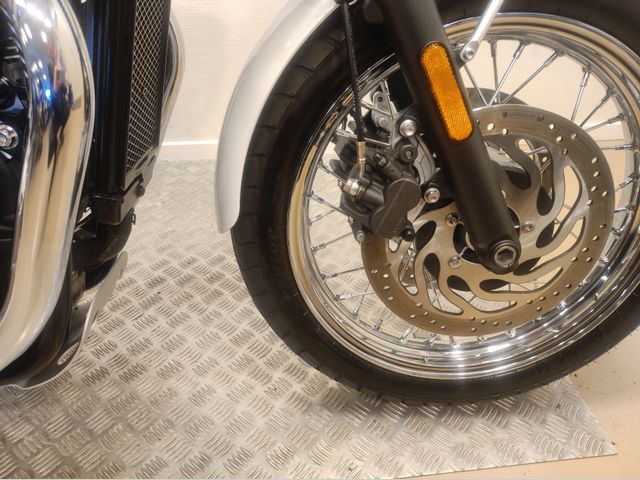 triumph - bonneville-t-120-bud-ekins-se