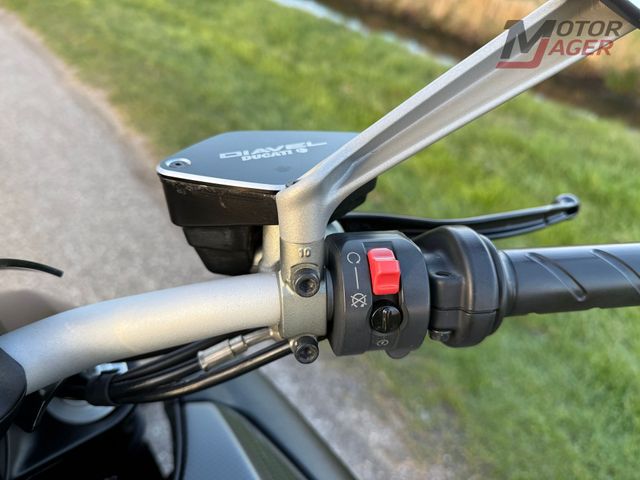 ducati - diavel-carbon