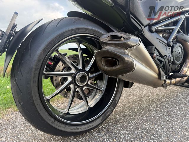 ducati - diavel-carbon