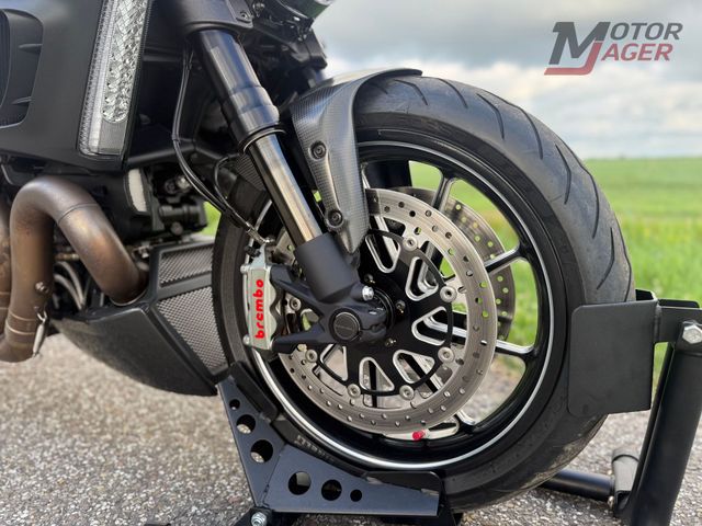 ducati - diavel-carbon