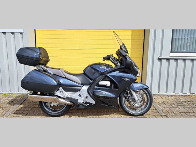 honda - st-1300-pan-european