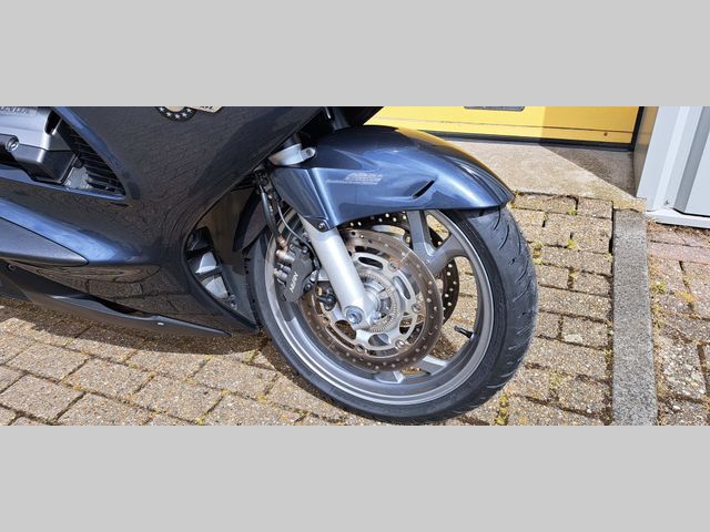 honda - st-1300-pan-european