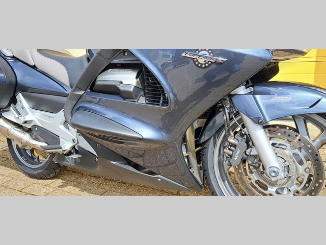 honda - st-1300-pan-european