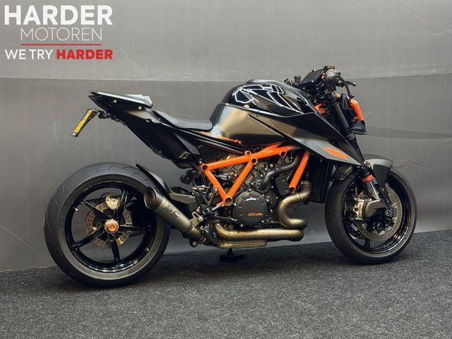 ktm - 1290-super-duke-r