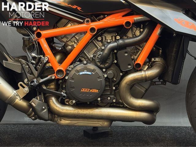 ktm - 1290-super-duke-r