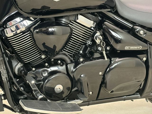 suzuki - c-1500-lc-intruder