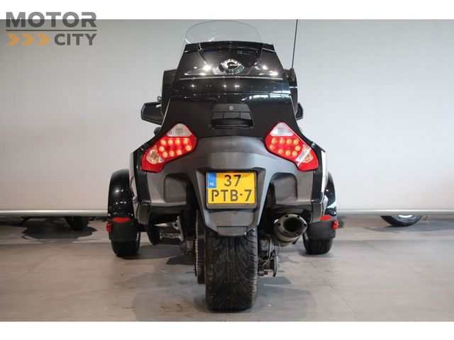 can-am - spyder-rt